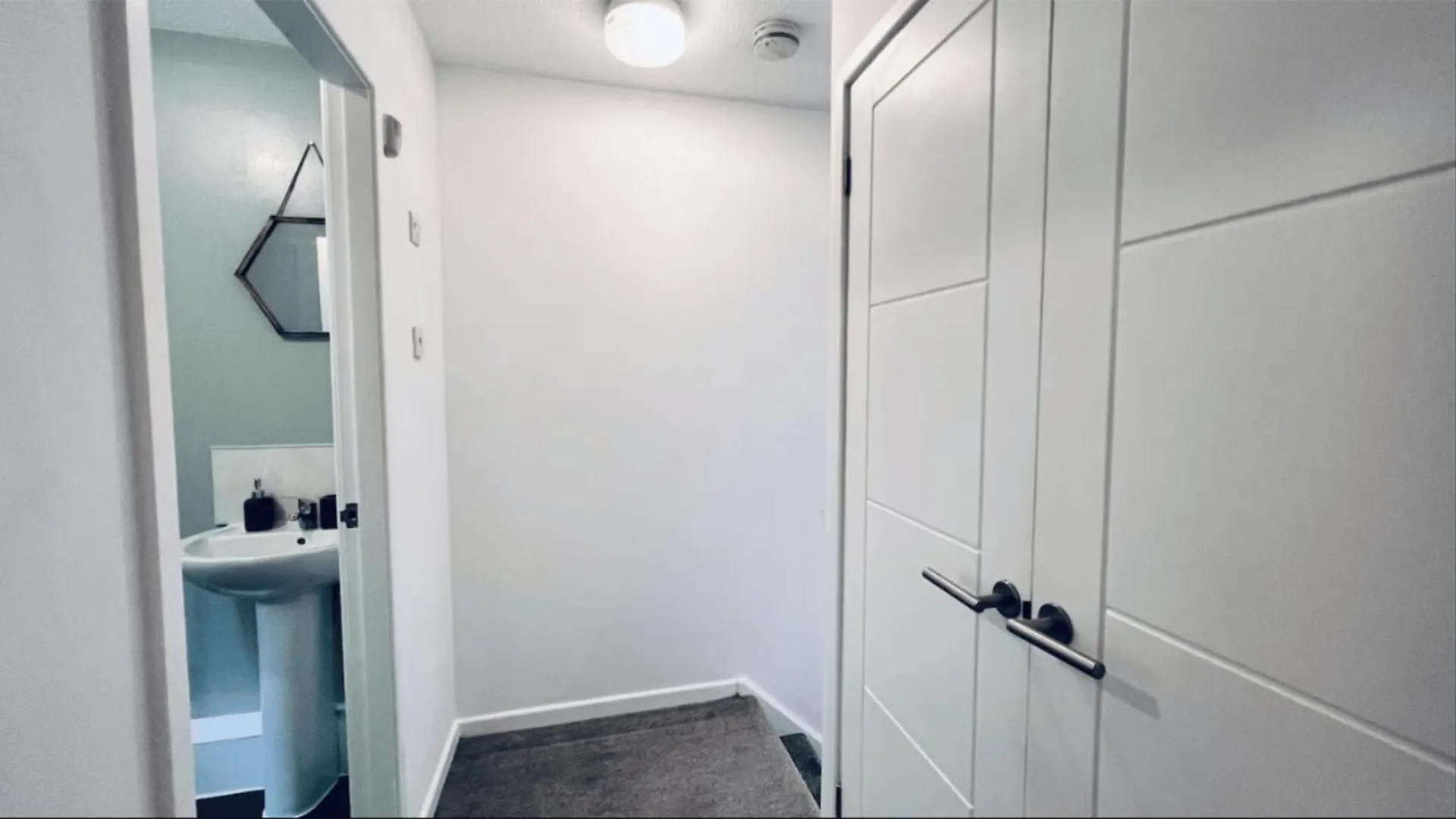 Charming Home With Parking Near City Centre Liverpool Holiday home